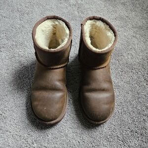 UGG Australia Womens Classic Mini‎ Leather Boot 7 Brown Leather Shearling Lined